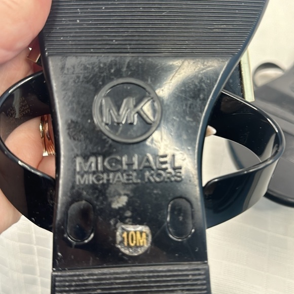 Michael Kors Kayden Jelly Bow Tie Thong Sandals in Black. Size 10. - Picture 7 of 9